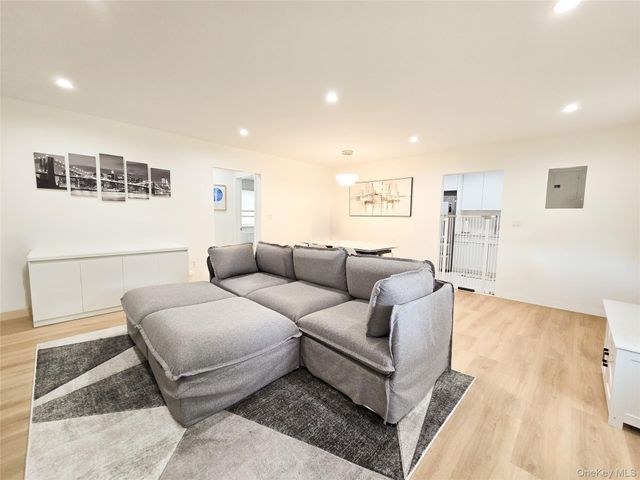 251-49 61 Avenue 1 Floor, Little Neck, NY 11362