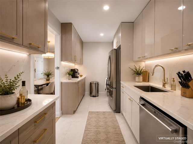 251-49 61 Avenue 1 Floor, Little Neck, NY 11362