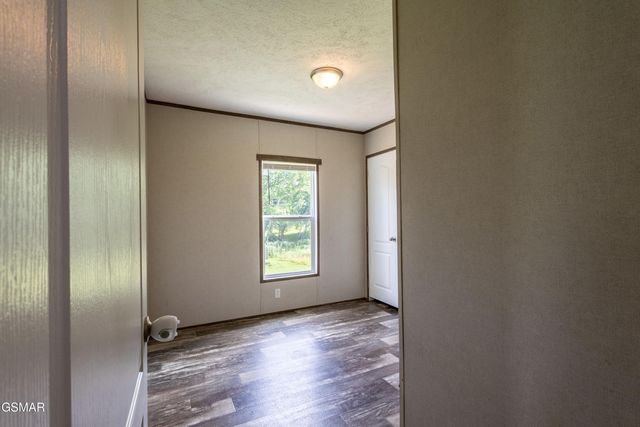 1138 Douglas Dam Road, Dandridge, TN 37725