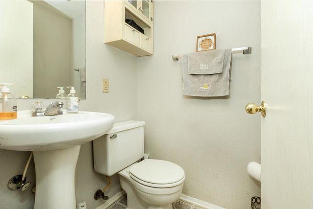 24684 Cashmere Court 136, Southfield, MI 48033