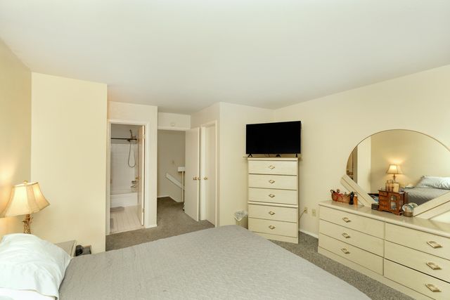 24684 Cashmere Court 136, Southfield, MI 48033
