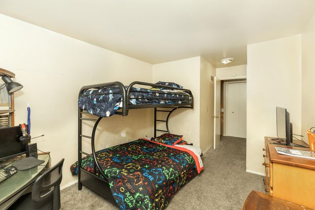 24684 Cashmere Court 136, Southfield, MI 48033