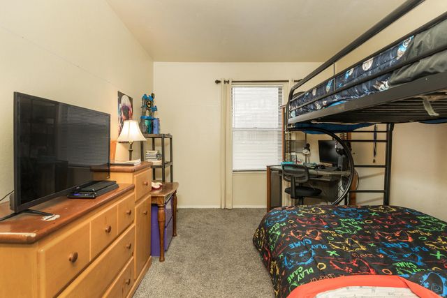 24684 Cashmere Court 136, Southfield, MI 48033