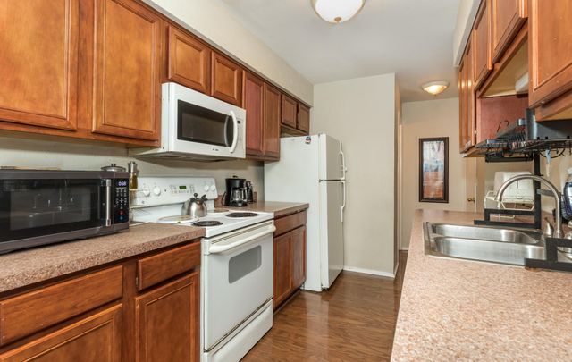 24684 Cashmere Court 136, Southfield, MI 48033
