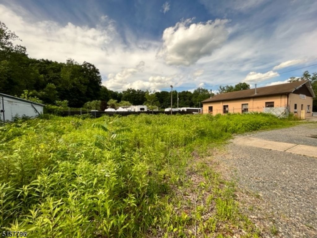 617 Water St, Belvidere Twp., NJ 07823 — exterior