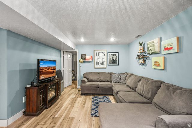 1015 E BROOK HAVEN DR, Kaysville, UT 84037