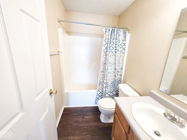 883 Hollowood Lane, Avon, IN 46123