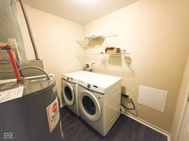 883 Hollowood Lane, Avon, IN 46123