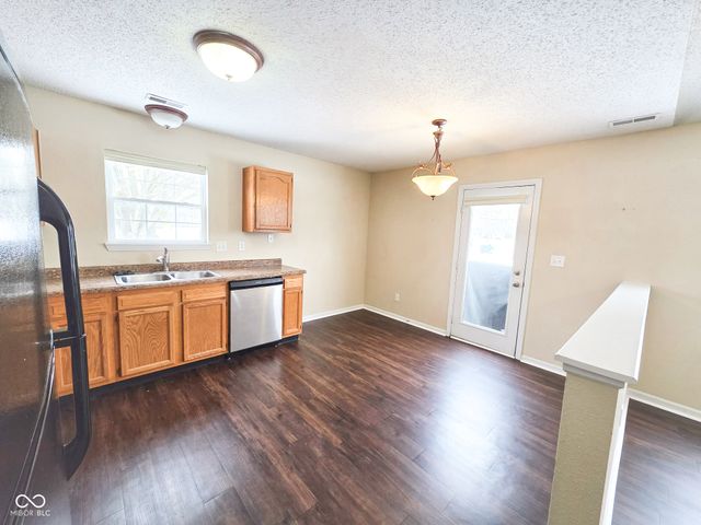 883 Hollowood Lane, Avon, IN 46123