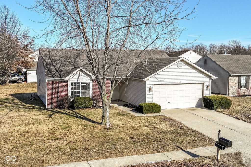 883 Hollowood Lane, Avon, IN 46123