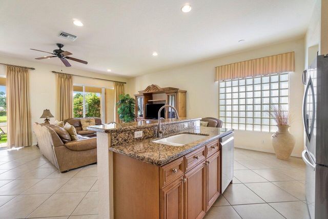 108 Via Condado Way, Palm Beach Gardens, FL 33418