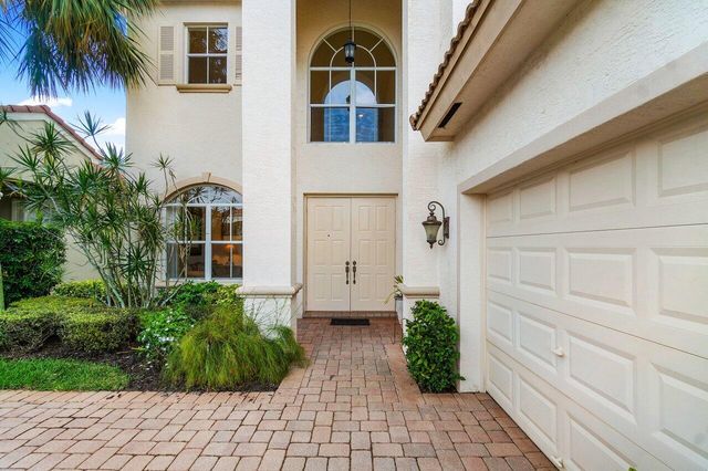108 Via Condado Way, Palm Beach Gardens, FL 33418