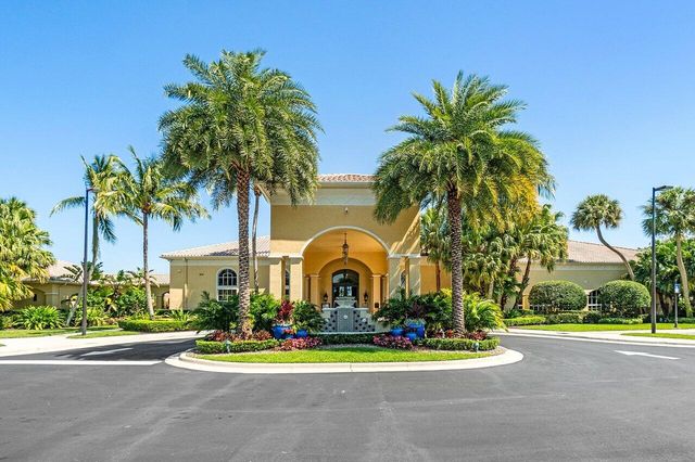 108 Via Condado Way, Palm Beach Gardens, FL 33418