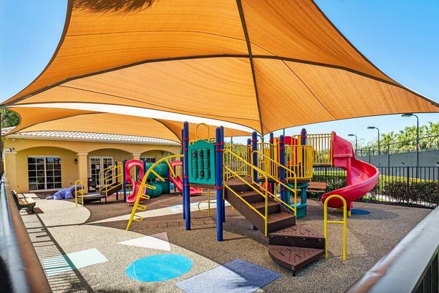 108 Via Condado Way, Palm Beach Gardens, FL 33418