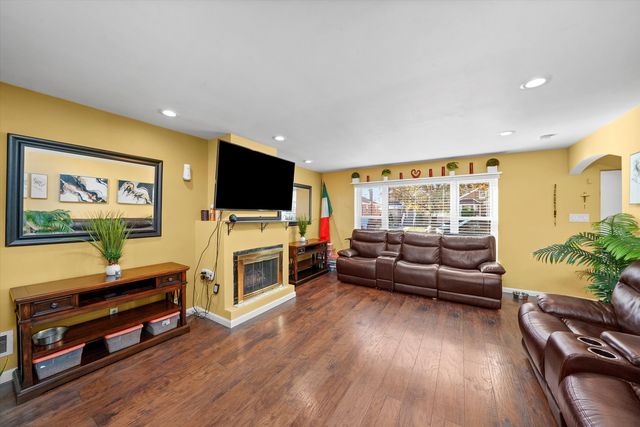 3427 S 58th Avenue, Cicero, IL 60804