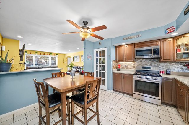 3427 S 58th Avenue, Cicero, IL 60804