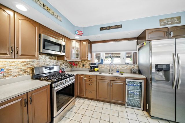 3427 S 58th Avenue, Cicero, IL 60804