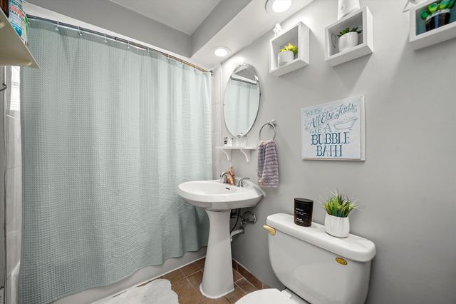 3427 S 58th Avenue, Cicero, IL 60804