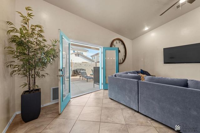 471 N Ismael Solorio Ct, San Luis, AZ 85349