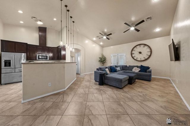 471 N Ismael Solorio Ct, San Luis, AZ 85349