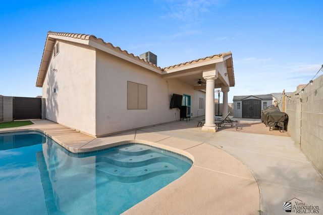 471 N Ismael Solorio Ct, San Luis, AZ 85349