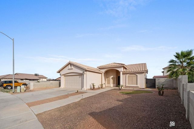 471 N Ismael Solorio Ct, San Luis, AZ 85349