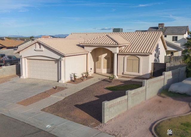 471 N Ismael Solorio Ct, San Luis, AZ 85349