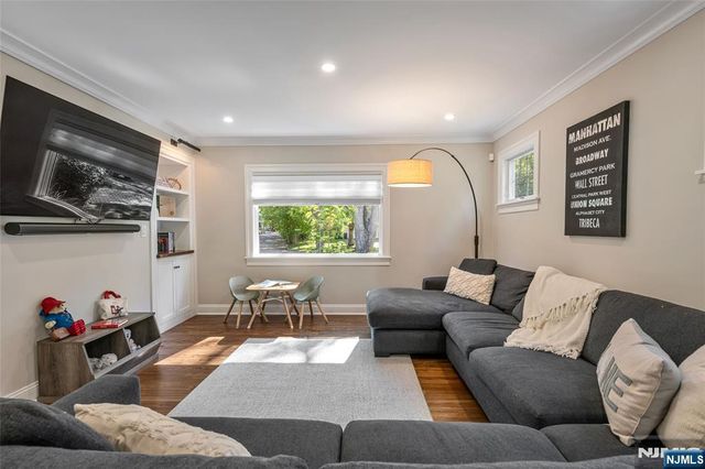 131 Highwood Avenue, Glen Rock, NJ 07452