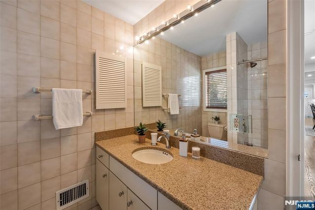 131 Highwood Avenue, Glen Rock, NJ 07452