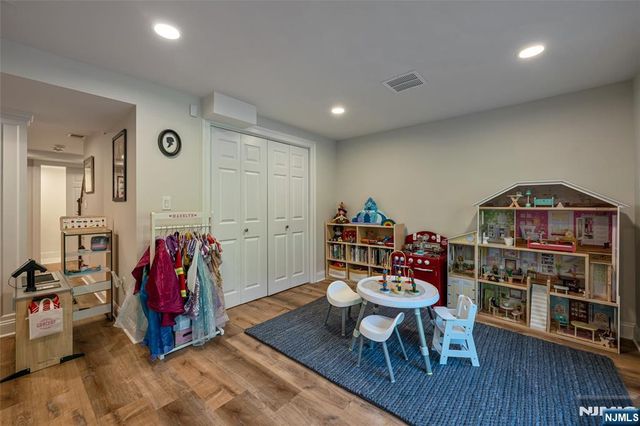 131 Highwood Avenue, Glen Rock, NJ 07452