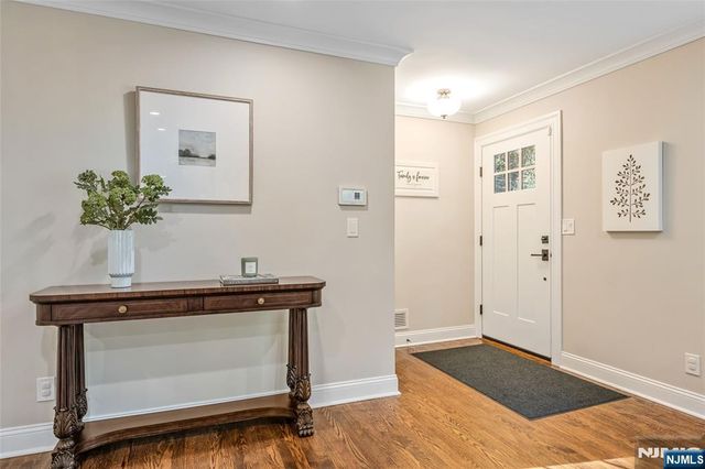 131 Highwood Avenue, Glen Rock, NJ 07452