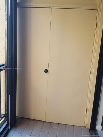 14601 N Kendall Dr 208K, Miami, FL 33186