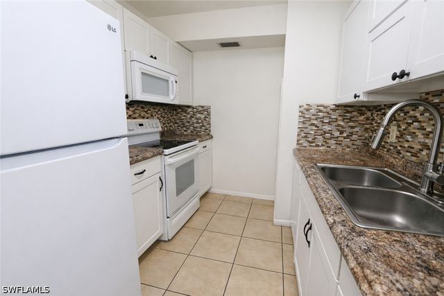 2828 Jackson ST C4, Fort Myers, FL 33901