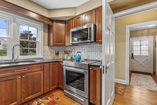 3704 18th AVENUE, Kenosha, WI 53140