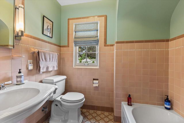 3704 18th AVENUE, Kenosha, WI 53140
