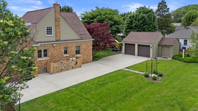 3704 18th AVENUE, Kenosha, WI 53140
