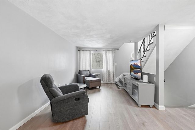 414 Farrwood Drive 414, Haverhill, MA 01835