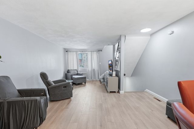 414 Farrwood Drive 414, Haverhill, MA 01835