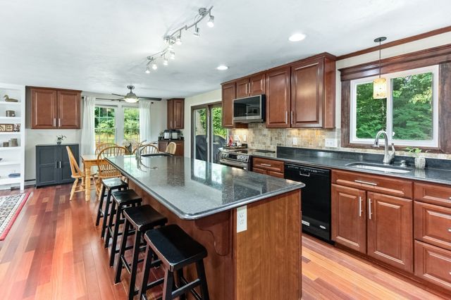 271 Cliff Drive, North Attleboro, MA 02760