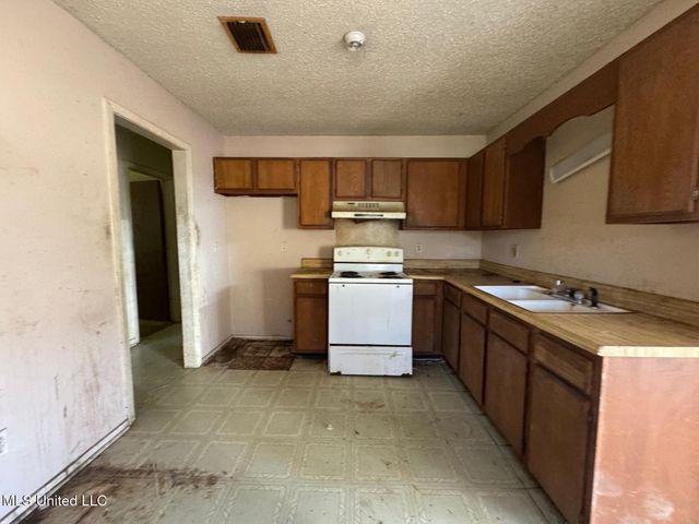 908 Wabash Avenue, Vicksburg, MS 39183