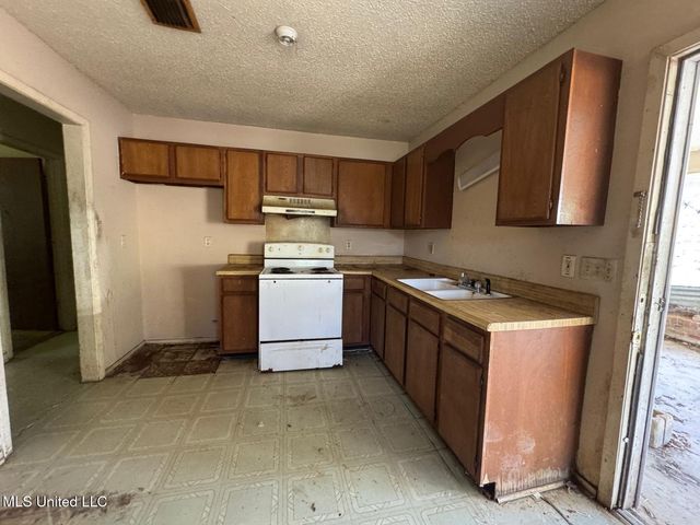 908 Wabash Avenue, Vicksburg, MS 39183