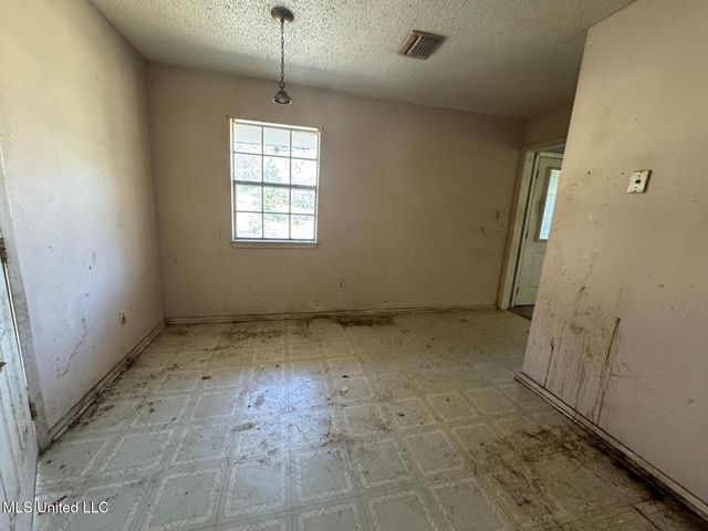 908 Wabash Avenue, Vicksburg, MS 39183