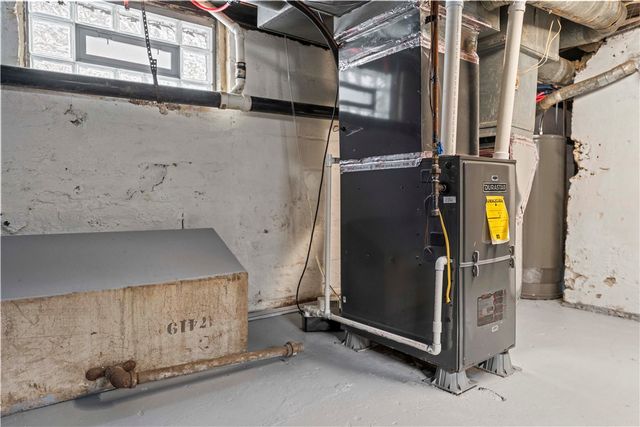 46 Dewey Ave, Irondequoit, NY 14617