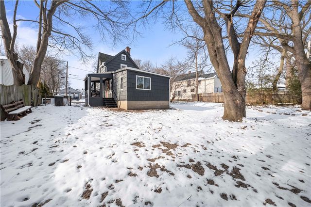 46 Dewey Ave, Irondequoit, NY 14617