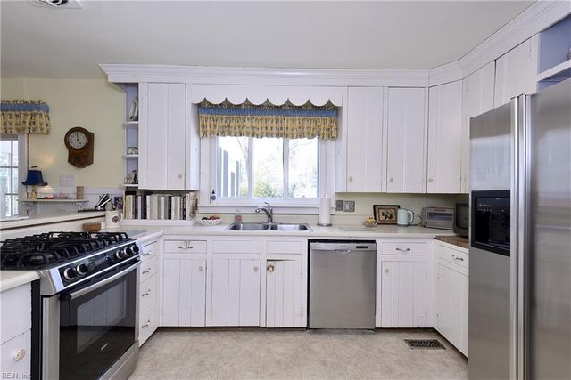 1527 Jamestown RD, Williamsburg, VA 23185