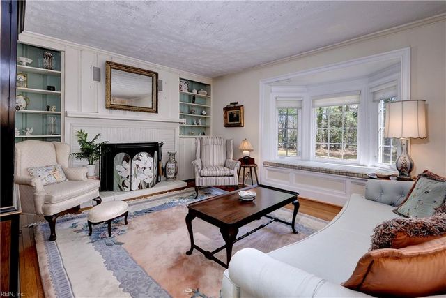 1527 Jamestown RD, Williamsburg, VA 23185