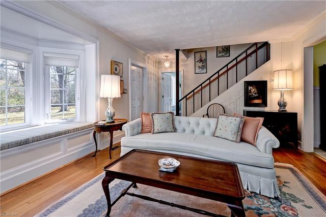 1527 Jamestown RD, Williamsburg, VA 23185