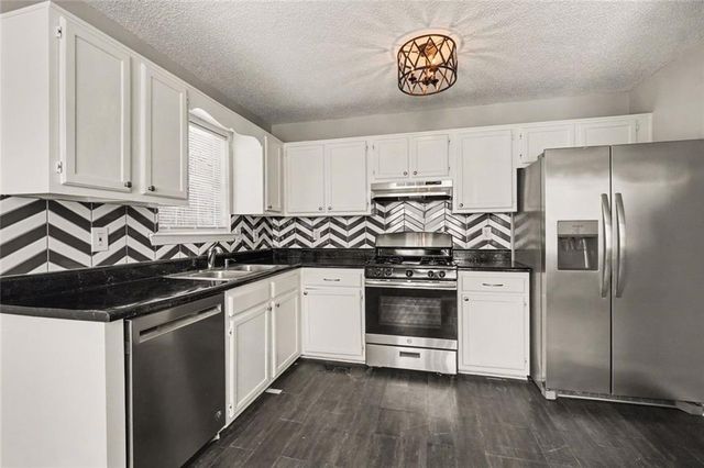 557 Davis Mill Drive, Dallas, GA 30157