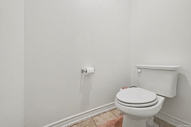 9825 Overlook Cyn, San Antonio, TX 78245