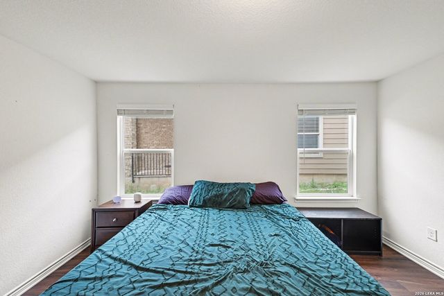 9825 Overlook Cyn, San Antonio, TX 78245